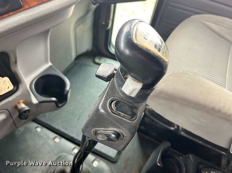 image for item DP2178 2009 Peterbilt 384  semi truck