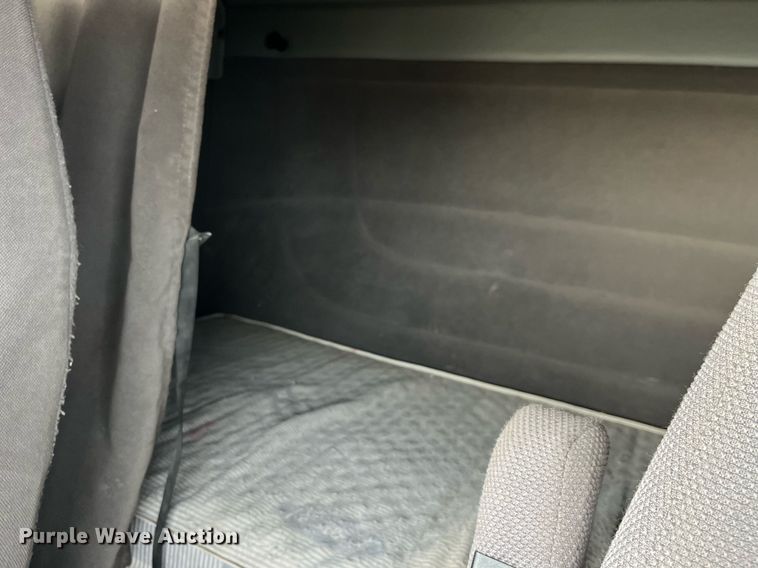 image for item DP2178 2009 Peterbilt 384  semi truck