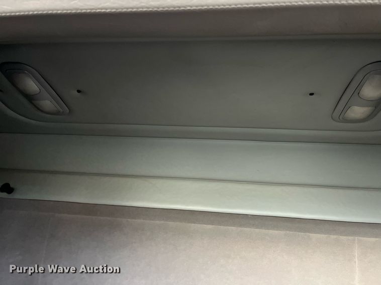 image for item DP2178 2009 Peterbilt 384  semi truck