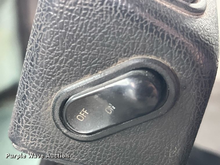 image for item DP2178 2009 Peterbilt 384  semi truck