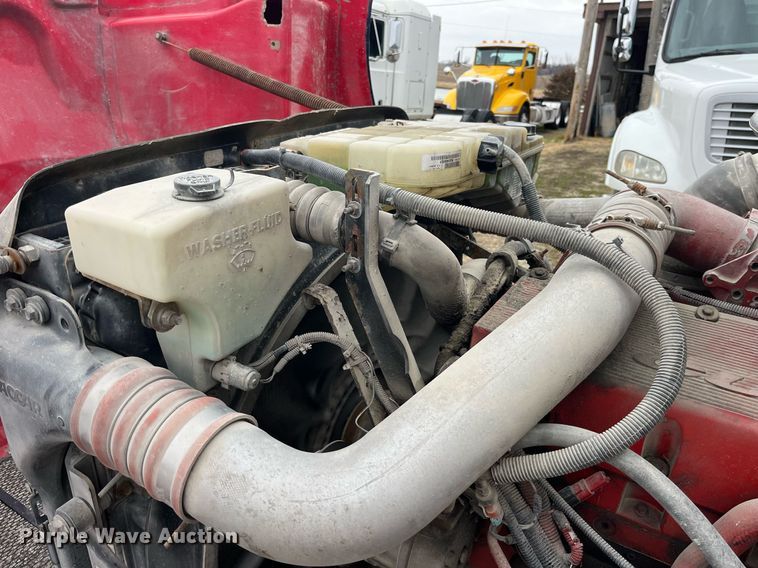 image for item DP2178 2009 Peterbilt 384  semi truck