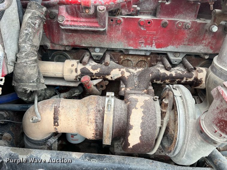 image for item DP2178 2009 Peterbilt 384  semi truck