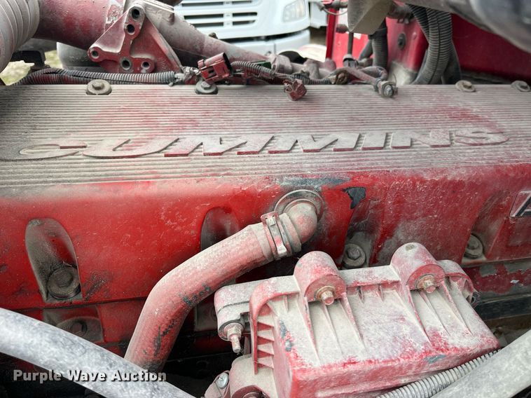 image for item DP2178 2009 Peterbilt 384  semi truck