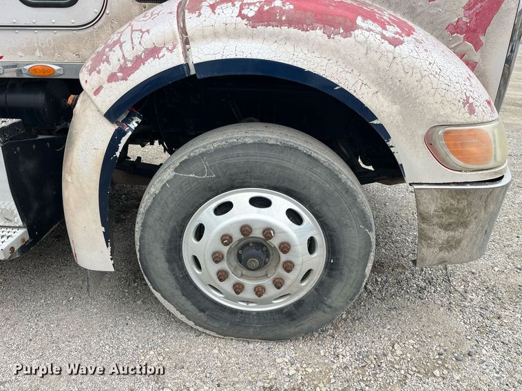 image for item DP2178 2009 Peterbilt 384  semi truck