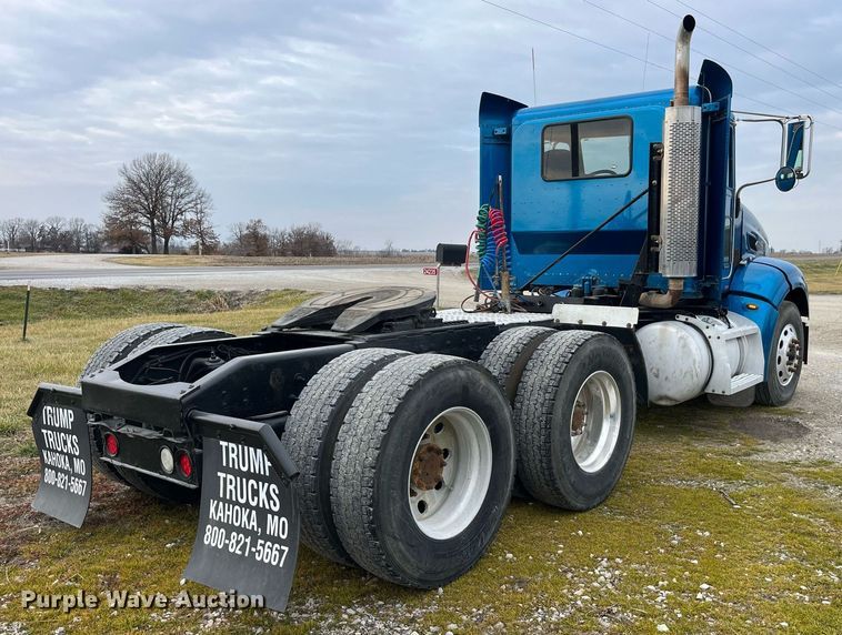 image for item DP2179 2011 Peterbilt 384  semi truck