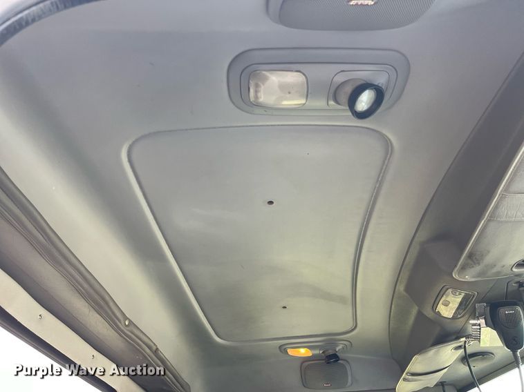 image for item DP2179 2011 Peterbilt 384  semi truck