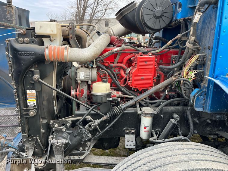 image for item DP2179 2011 Peterbilt 384  semi truck