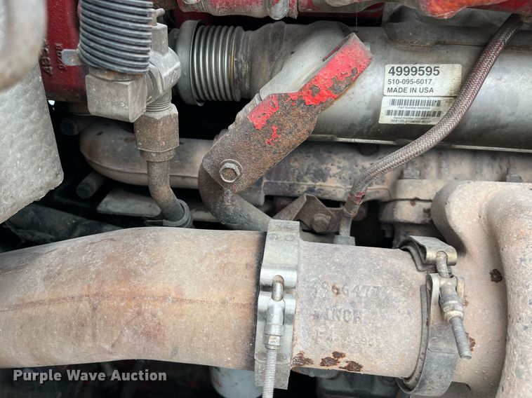 image for item DP2179 2011 Peterbilt 384  semi truck