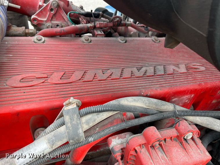 image for item DP2179 2011 Peterbilt 384  semi truck