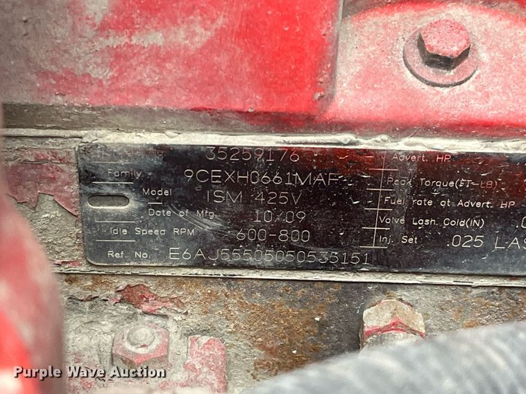 image for item DP2179 2011 Peterbilt 384  semi truck