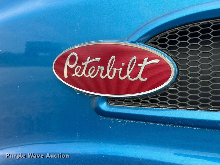 image for item DP2179 2011 Peterbilt 384  semi truck