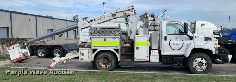 image for item DP8789 2008 GMC 7500  bucket truck