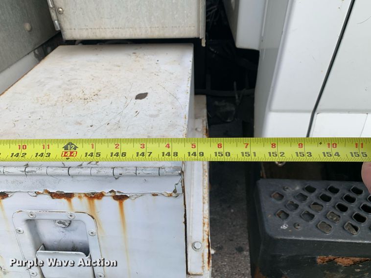 image for item DP8789 2008 GMC 7500  bucket truck