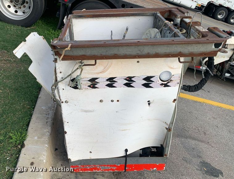 image for item DP8789 2008 GMC 7500  bucket truck