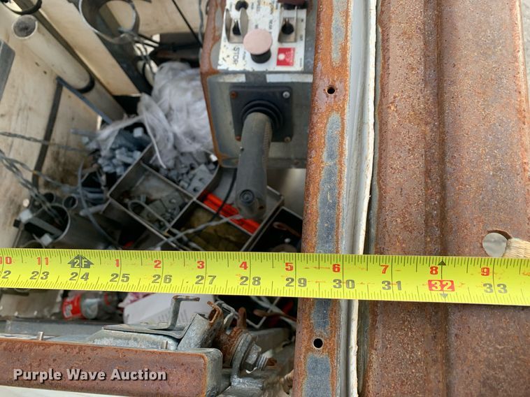 image for item DP8789 2008 GMC 7500  bucket truck