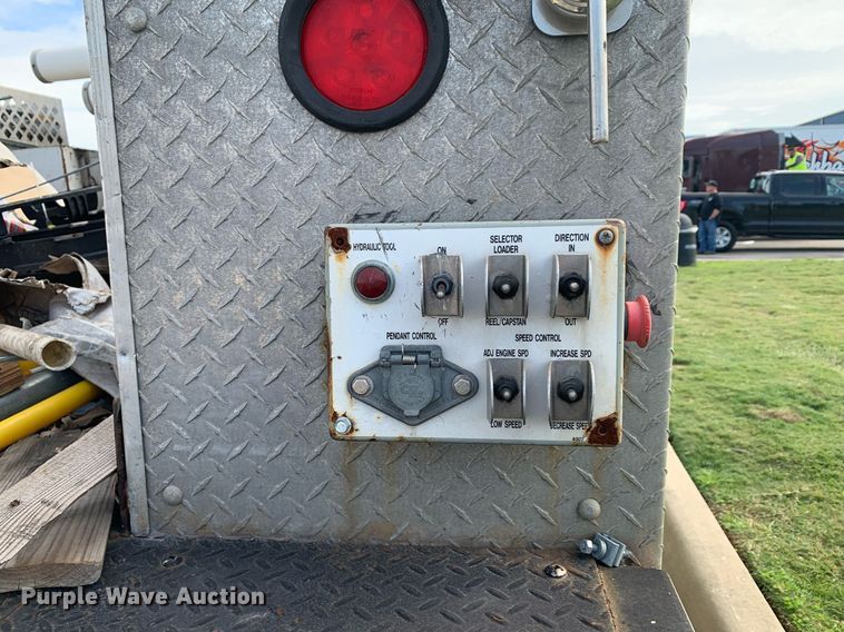 image for item DP8789 2008 GMC 7500  bucket truck