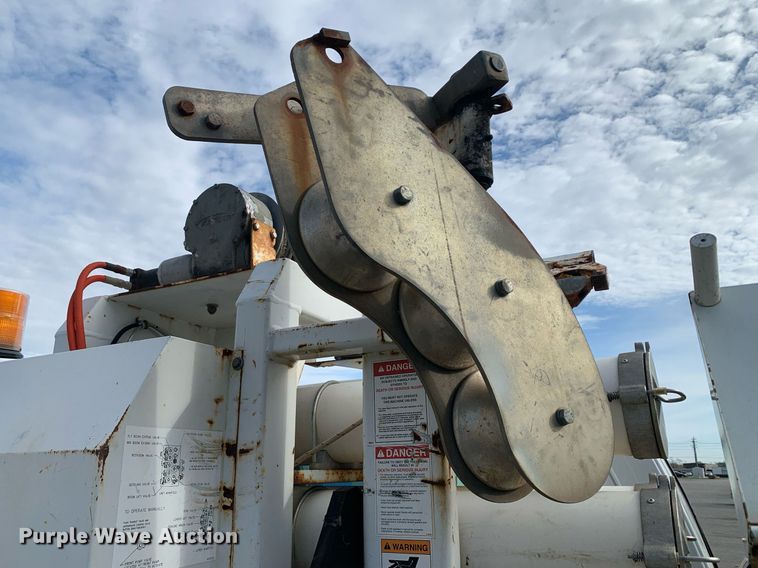 image for item DP8789 2008 GMC 7500  bucket truck