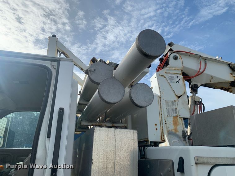 image for item DP8789 2008 GMC 7500  bucket truck