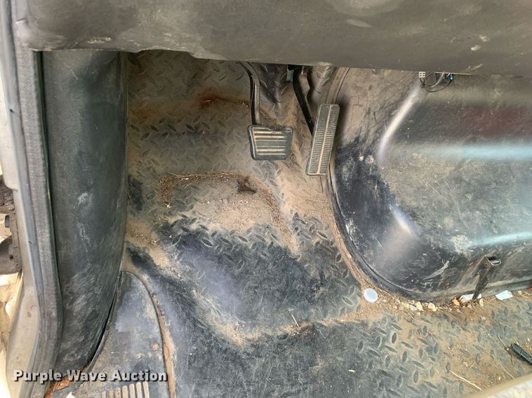 image for item DP8789 2008 GMC 7500  bucket truck