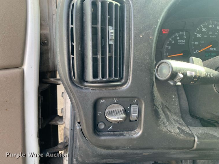 image for item DP8789 2008 GMC 7500  bucket truck