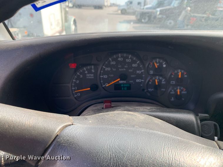 image for item DP8789 2008 GMC 7500  bucket truck