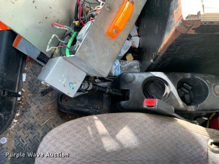 image for item DP8789 2008 GMC 7500  bucket truck