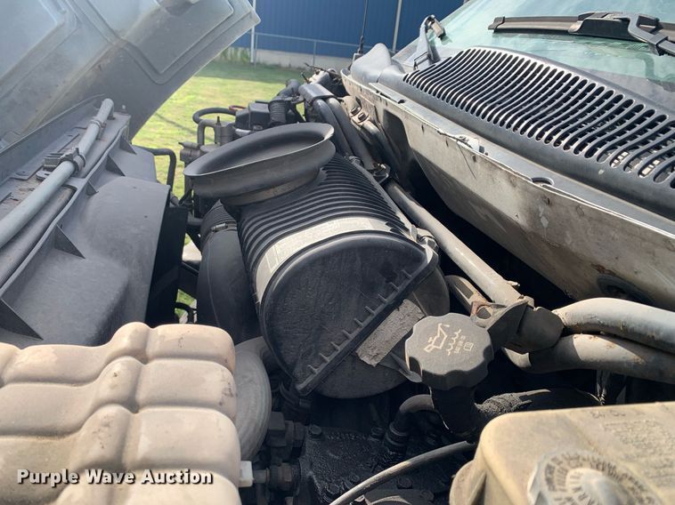 image for item DP8789 2008 GMC 7500  bucket truck