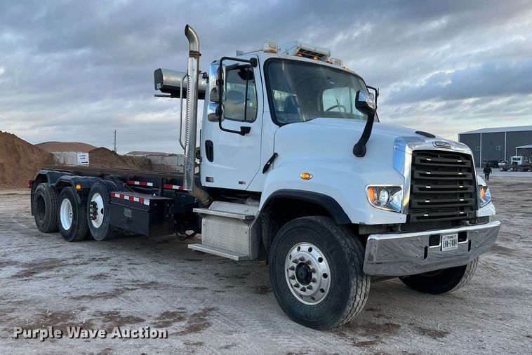 image for item DQ2343 2012 Freightliner 114SD  roll-off container truck