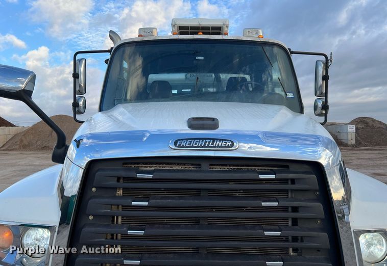 image for item DQ2343 2012 Freightliner 114SD  roll-off container truck