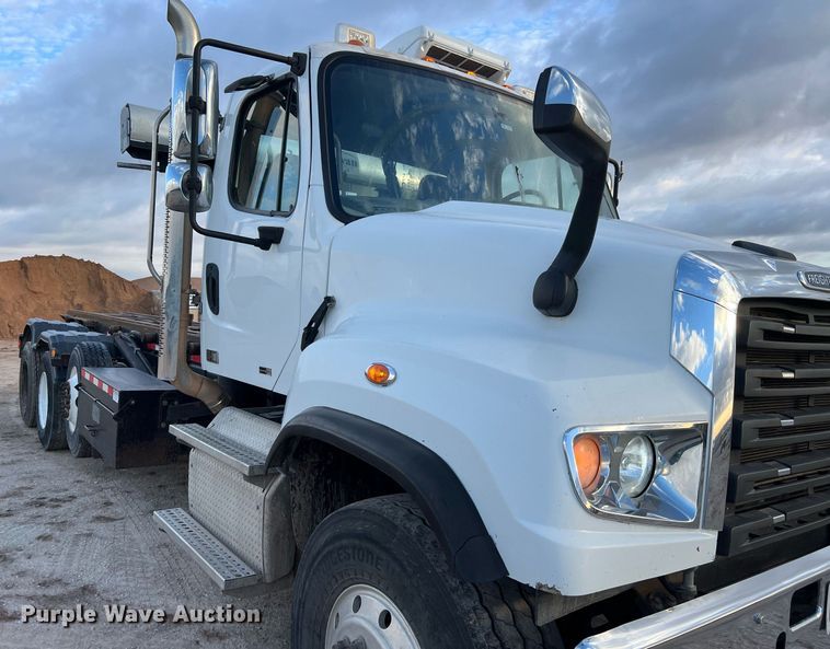 image for item DQ2343 2012 Freightliner 114SD  roll-off container truck