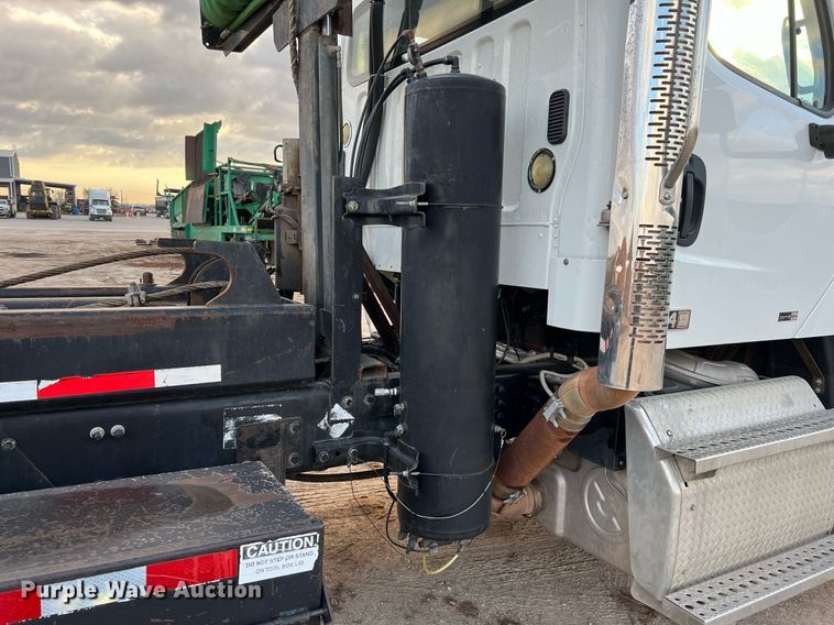 image for item DQ2343 2012 Freightliner 114SD  roll-off container truck