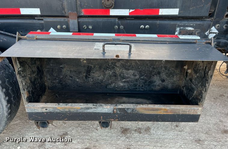 image for item DQ2343 2012 Freightliner 114SD  roll-off container truck