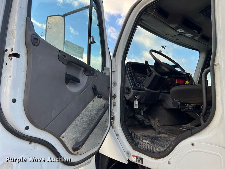 image for item DQ2343 2012 Freightliner 114SD  roll-off container truck