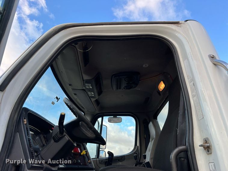 image for item DQ2343 2012 Freightliner 114SD  roll-off container truck