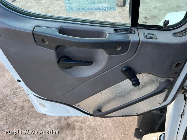 image for item DQ2343 2012 Freightliner 114SD  roll-off container truck