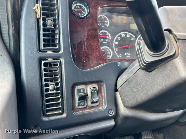 image for item DQ2343 2012 Freightliner 114SD  roll-off container truck