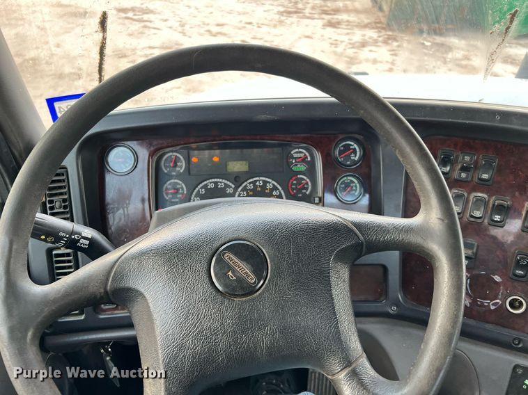 image for item DQ2343 2012 Freightliner 114SD  roll-off container truck