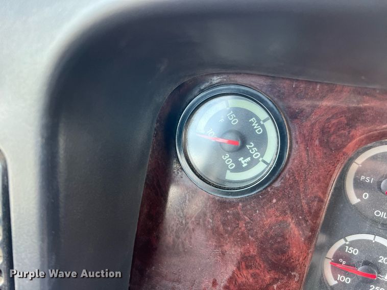 image for item DQ2343 2012 Freightliner 114SD  roll-off container truck