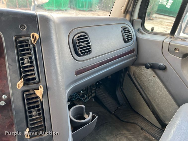 image for item DQ2343 2012 Freightliner 114SD  roll-off container truck