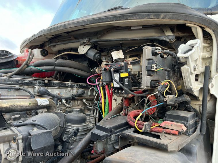 image for item DQ2343 2012 Freightliner 114SD  roll-off container truck