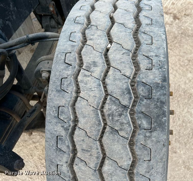 image for item DQ2343 2012 Freightliner 114SD  roll-off container truck