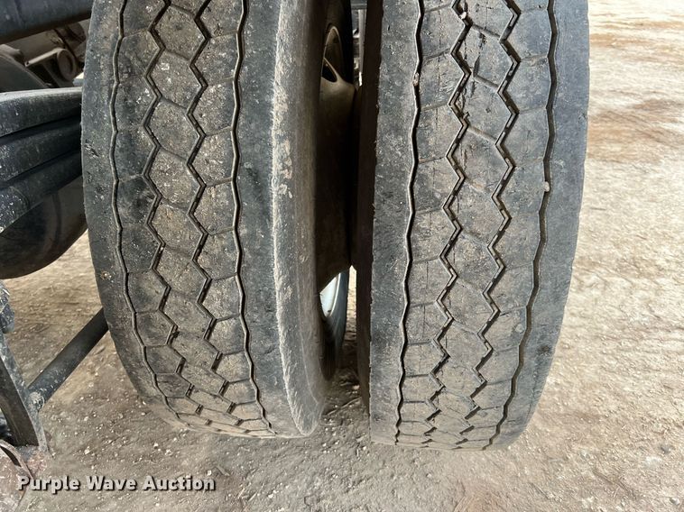 image for item DQ2343 2012 Freightliner 114SD  roll-off container truck