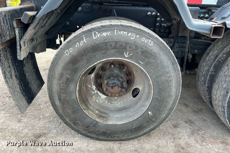 image for item DQ2343 2012 Freightliner 114SD  roll-off container truck