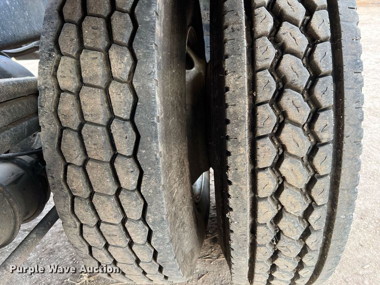 image for item DQ2343 2012 Freightliner 114SD  roll-off container truck