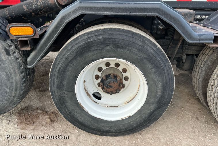 image for item DQ2343 2012 Freightliner 114SD  roll-off container truck