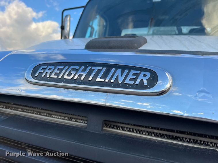 image for item DQ2343 2012 Freightliner 114SD  roll-off container truck