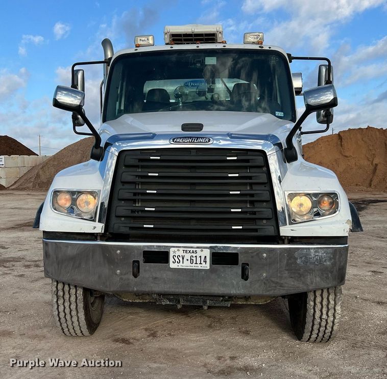 image for item DQ2344 2012 Freightliner 114SD  roll-off container truck
