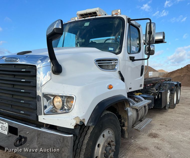 image for item DQ2344 2012 Freightliner 114SD  roll-off container truck