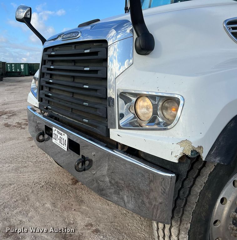 image for item DQ2344 2012 Freightliner 114SD  roll-off container truck