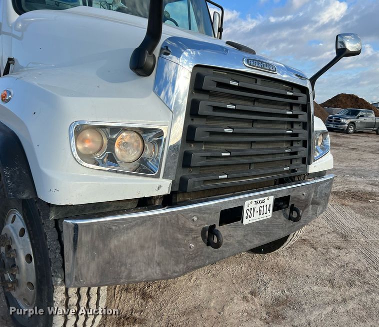 image for item DQ2344 2012 Freightliner 114SD  roll-off container truck